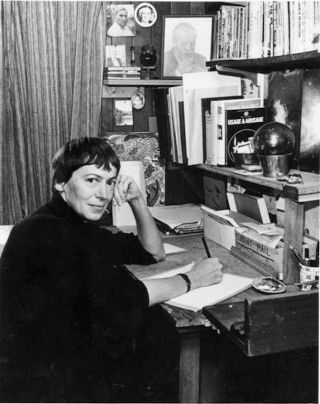Illustration for article titled Famous Scifi And Fantasy Authors In Their Workspaces